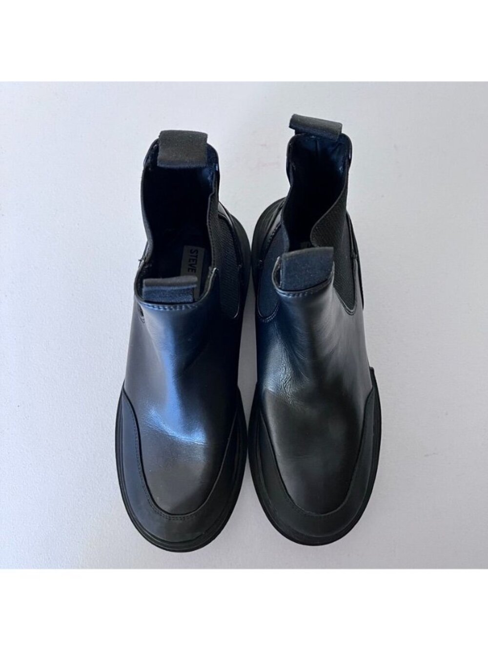 Steve Madden Womens Sz 8 Black Chelsea Chunky Lug Sole Ankle Boots Vegan Leather - Picture 6 of 12